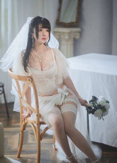 久久嫩草精品久久久精品才艺表演_HDHD高清在线观看