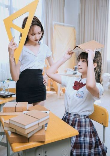 欧美丰乳肥臀明星_日本电影视频网址大全