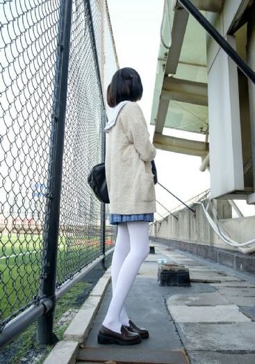 老师扒开内裤让我爽了一天_BD天堂在线